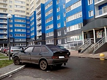 Из-за припаркованного авто пензенцы не смогли проехать в собственный двор