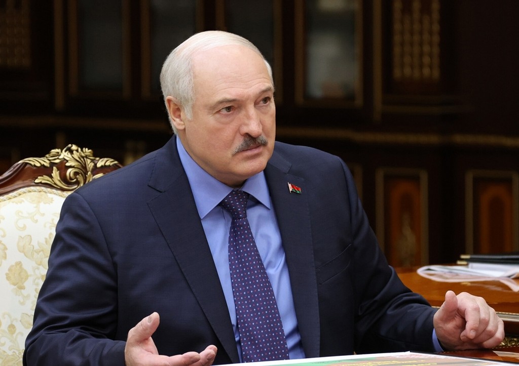 «Кладут голову Европы на гильотину»: Лукашенко о ядерном оружии в Польше
