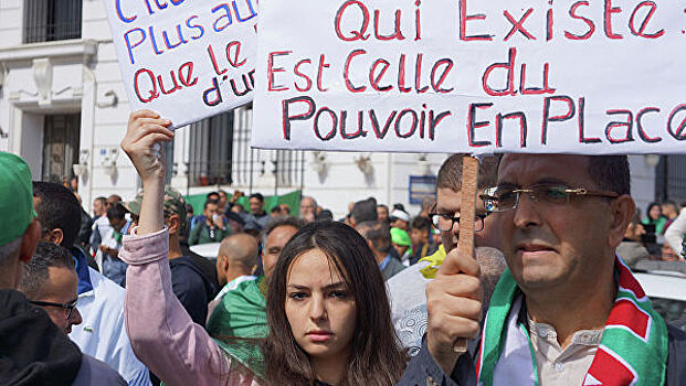 Глава Конституционного совета Алжира подал в отставку, пишут СМИ