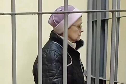 Получившую российский паспорт пенсионерку осудили на 15 лет за перевод гривен