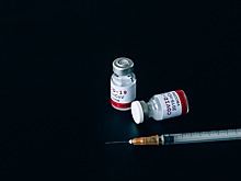 СМИ: Евросоюз внесет в COVID-паспорта данные привитых неодобренной российской вакциной