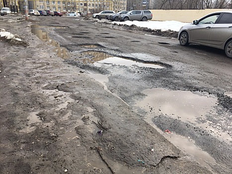 Эх, дороги. Нижегородцы продолжают жаловаться на разбитые дороги и проколотые шины