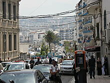 В Алжире при столкновении двух автобусов погибли более десяти человек