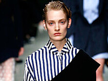 Абстракционизм и андрогинность в коллекции Burberry весна-лето 2017