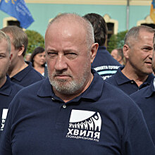 На старте выборов. Украинские политики вышли из Рады к народу. Фоторепортаж