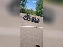 Мотоциклиста увезли в больницу после аварии с грузовиком в Чите