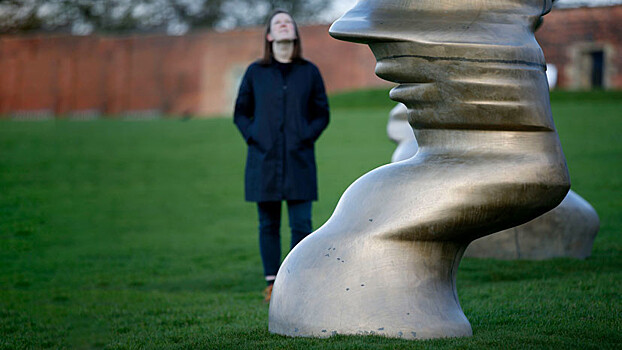 Параллельный мир Тони Крэгга: британская выставка альтернативного скульптора