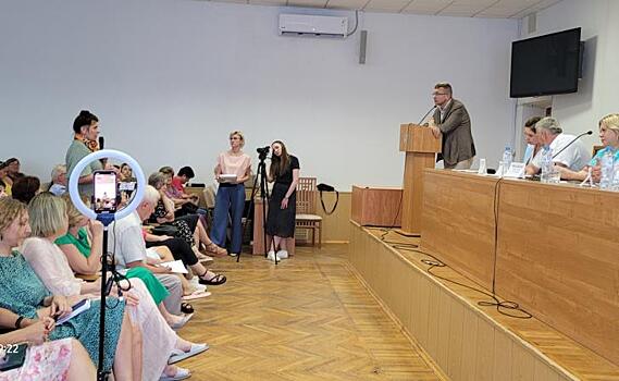 Железногорцы на встрече с руководителем минздрава раскритиковали систему здравоохранения