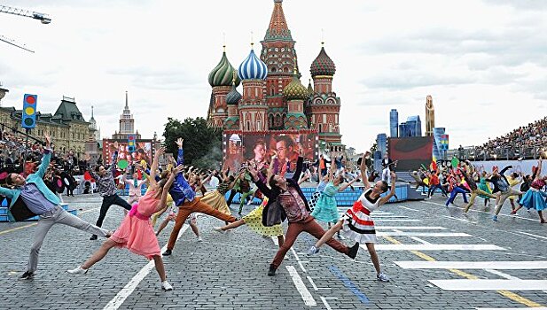 В День города москвичам покажут перфомансы и театральные представления