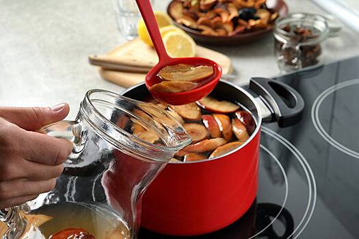 Врач назвала идеальный для пожилых людей напиток