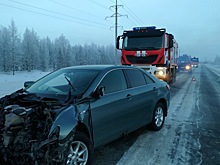 Два человека пострадали в ДТП в районе дачного комплекса "Мечта" в Ноябрьске. ФОТО