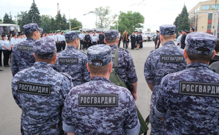 В Курске 200 росгвардейцев обеспечили порядок во время Крестного хода