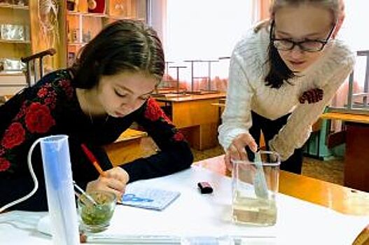 Железноводские школьницы отправились в Москву на научный конкурс