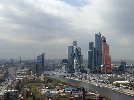 Рубль пал в неравной борьбе. Вырастут ли цены на недвижимость вслед за ростом курса валют?