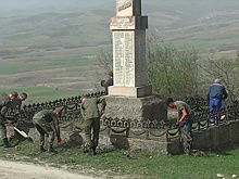 Российские миротворцы в Карабахе восстановили памятник воинам, павшим в годы Великой Отечественной войны