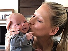 Курникова оставила детей и уехала вслед за Иглесиасом