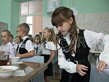 В Азове директора школы, разделявшего детей в столовой, привлекли к ответственности