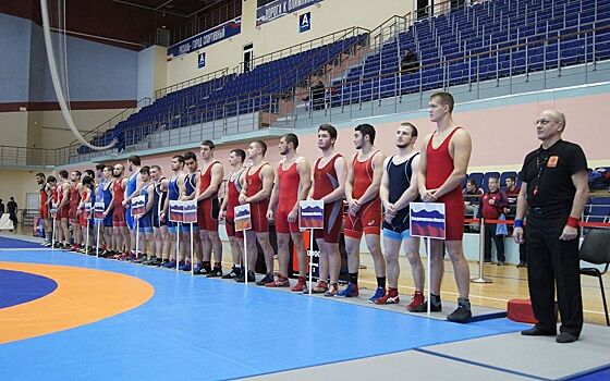 В Рязани стартовал чемпионат ЦФО по греко-римской борьбе