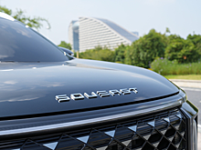 На российский рынок выходит новая автомобильная марка Soueast