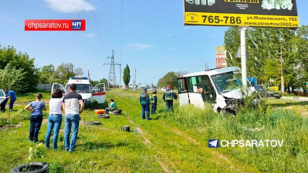 В Москве столкнулись такси и скорая: много пострадавших