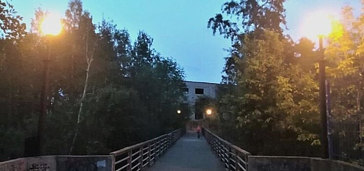 На мосту мосту от улицы Калинина до Экспоцентра восстановили освещение