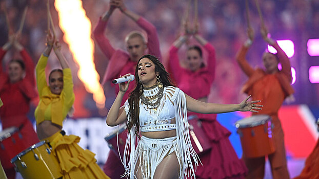 Камила Кабельо выпустит делюкс-версию альбома C, XOXO