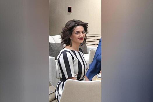 «Подрывающие имидж страны» наряды жены Пашиняна стали поводом для критики вместо уважения