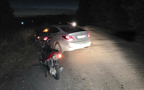 В Славске пьяный водитель на Hyundai врезался в дерево, пострадала пассажирка