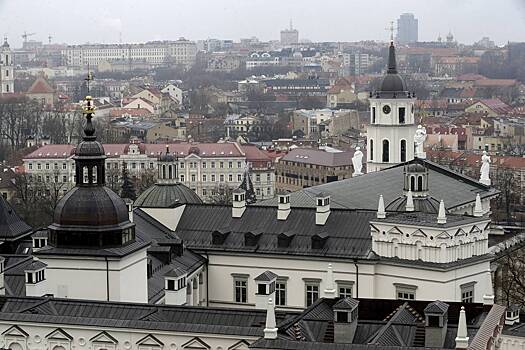 В Литве ушел в отставку выступавший против учебы на русском министр