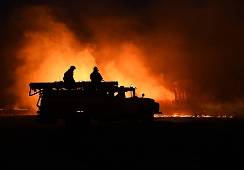 После удара ВСУ по нефтебазе в Луганске есть пострадавшие