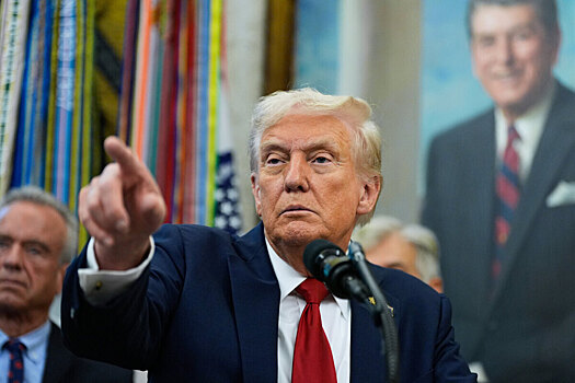 Трамп заявил о "естественном конфликте" с соседней страной