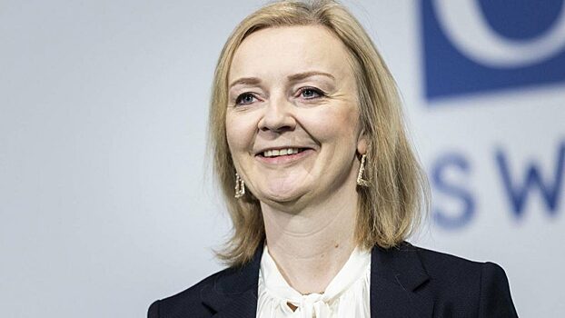 Bloomberg: историческая авантюра Лиз Трасс по снижению налогов начала разваливаться