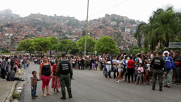 Протестующие в Венесуэле женщины призвали омбудсмена прекратить насилие
