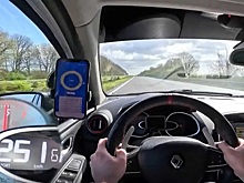 В Сети показали езду Renault Clio RS Trophy на скорости 249 км/ч по автобану