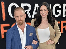 Звезда сериала «Оранжевый — хит сезона» стала мамой во второй раз и показала новорожденного