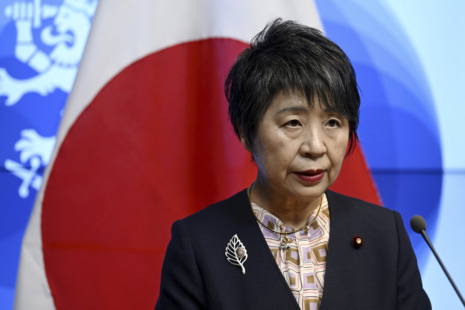 Kyodo: глава МИД Японии Камикава извинилась за слова о сути женщин без детей