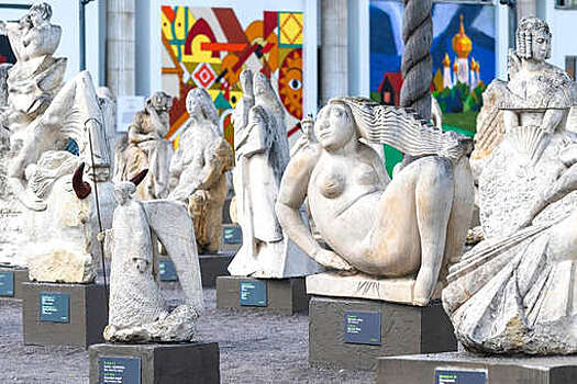 Скульптуры "Музеона" начали переносить из открытого экспонирования