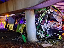 Появились фото последствий ДТП с автобусом в Челябинске с 12 пострадавшими