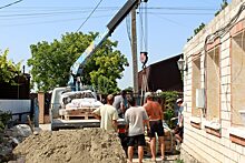 В Анапе депутат и другие добрые люди помогли погорельцам в ремонте дома