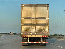 Зачем у некоторых фур на задних дверях прицепов имеется ромбовидный рисунок