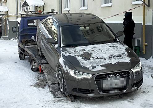 Приставы отобрали у екатеринбуржца Audi A6 за то, что он задолжал банкам 2 миллиона рублей
