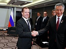 Медведев встретился с премьером Сингапура