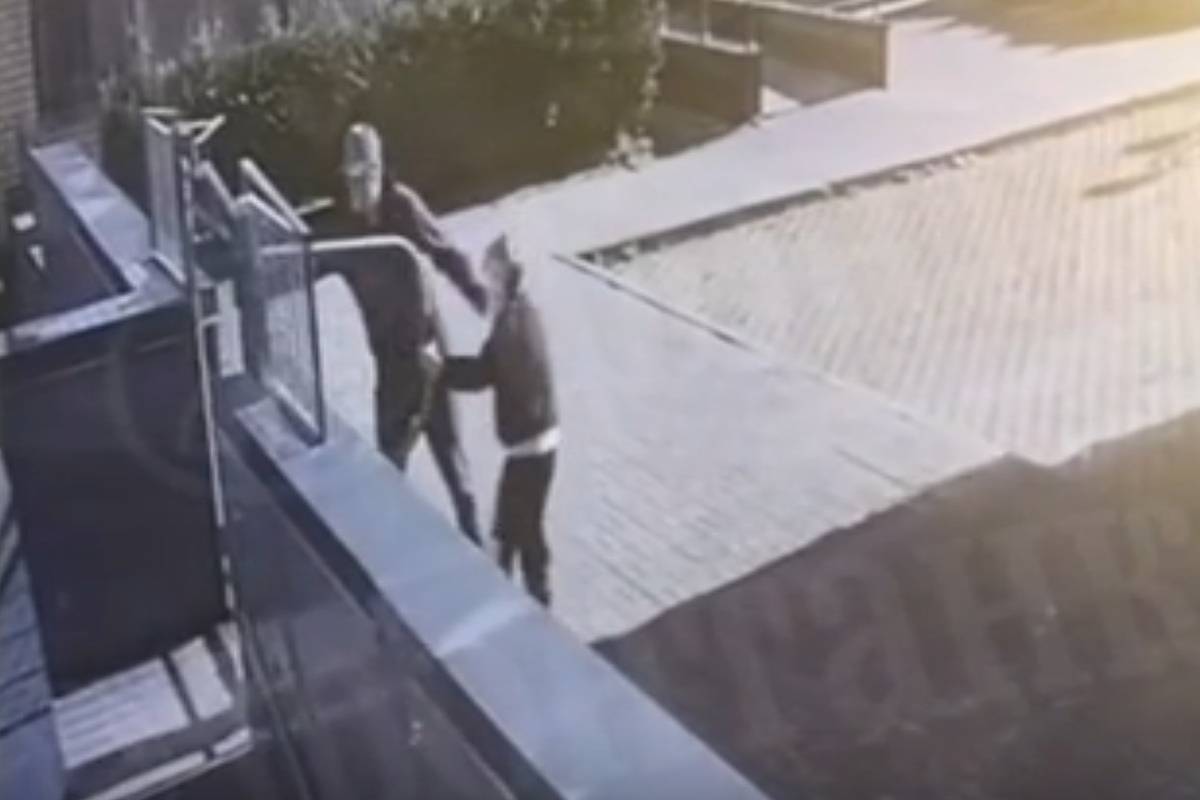 Россиянин ударил школьника о стену головой из-за игры в мяч