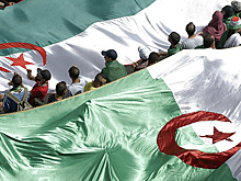 20 недель гнева в Алжире. Как армия борется с коррупцией, пытаясь обуздать протесты