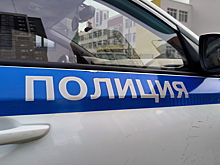 Женщина при поддержке друзей забила приятеля битой