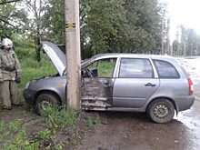 В Мценске «Калина» протаранила столб