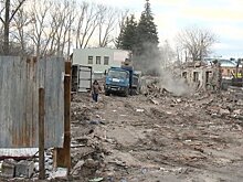 На улице Леонова приступили к сносу печально известного дома