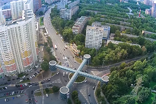 В Химках выставили на продажу двор с детской площадкой за 20 млн рублей