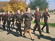 Новомалороссийские казачата показали парадный шаг и выход из строя (видео)