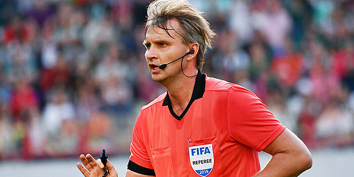 Экс‑арбитр ФИФА назвал варварством нападение на турецкого судью